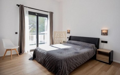 Preciosa villa moderna todo en una planta.